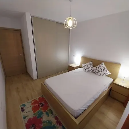 Apartment Topcity Coresi 2 *