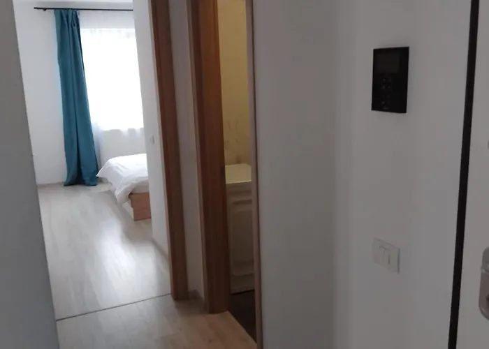 Topcity Coresi 2 Ap32 דירה